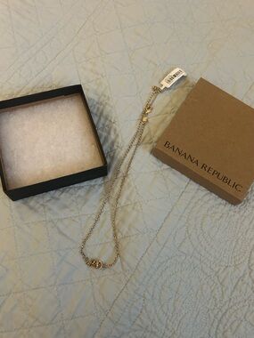 NWT Banana Republic Gold-Tone Layered Pendant Necklace